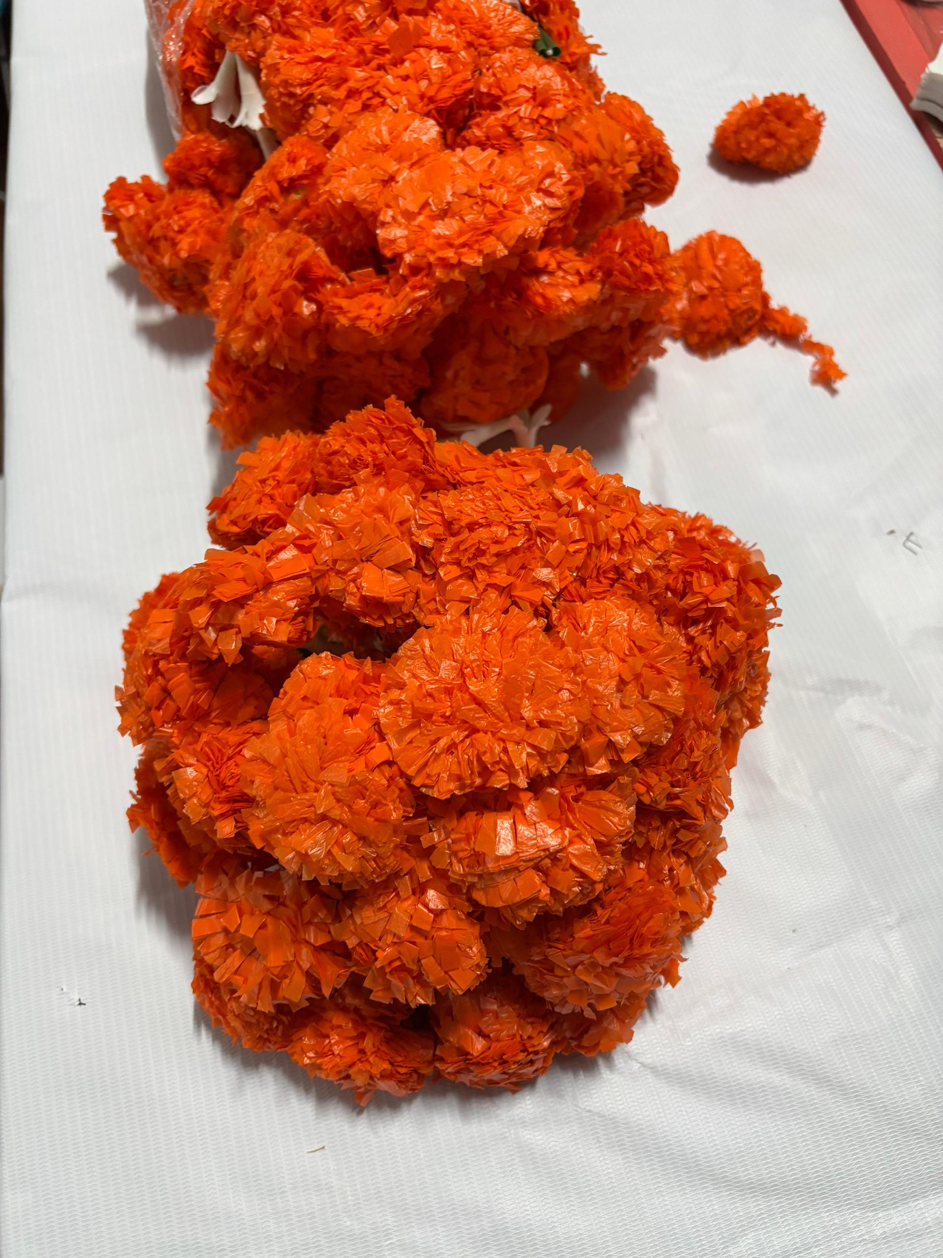 Artificial pompom flower